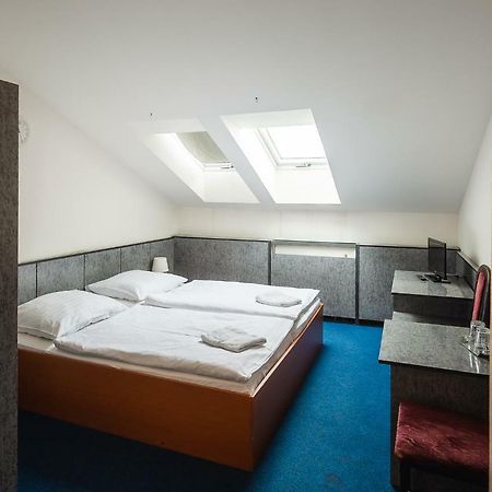 Hotel Alexander Прага Екстер'єр фото